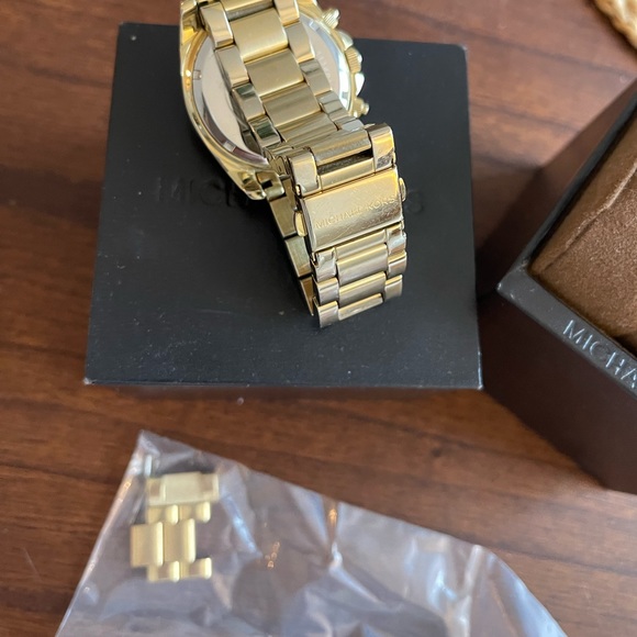 Michael Kors Gold Watch - Picture 2 of 8